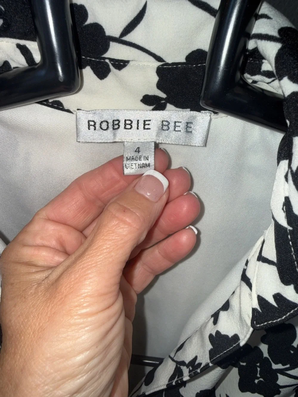 Robbie Bee Black and Cream Floral Wrap Midi Dress - Picture 2 of 8